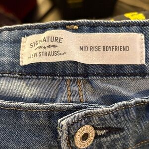 Levi's Signature Mid Rise Boyfriend Jeans - Blue